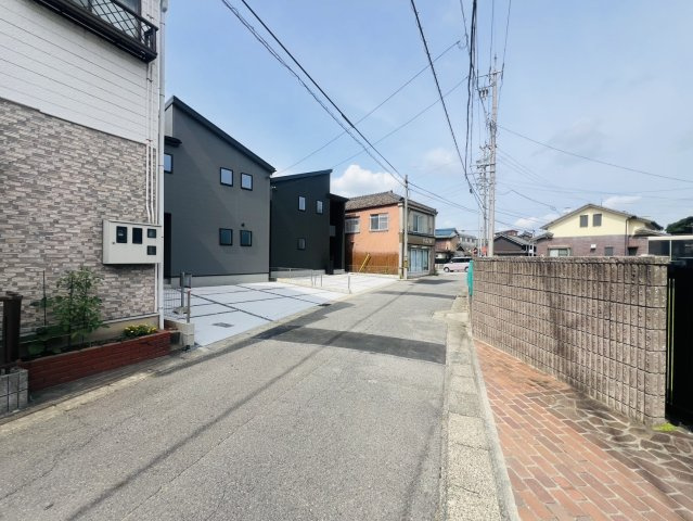 大府市横根町石丸100番１・６・７『仲介手数料無料』新築一戸建て・建売の前面道路含む現地写真