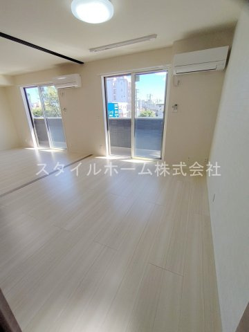 D-Square八町通の居間・リビング
