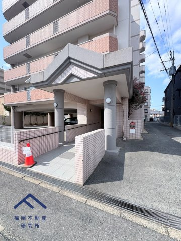 三愛シティライフ筑紫通博多のエントランス