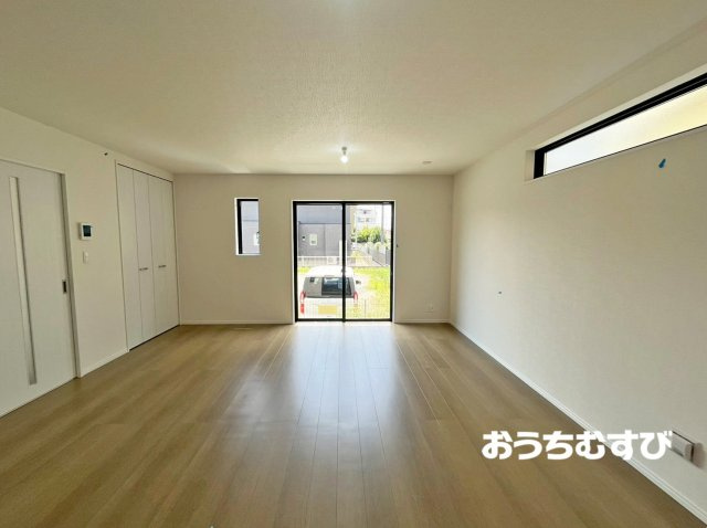 守山区小幡4丁目(全4棟)の居間・リビング