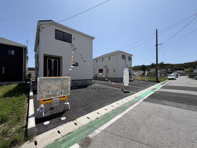 うるま市与那城屋慶名　第6（全4棟）4号棟の外観|4号棟　並列駐車2台完備♪EV車充電設備付き♪