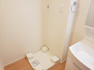 【洗面所】 | グランディール山手 B | 参考：室内洗濯機置☆神戸市垂水区　グランディール山手　賃貸☆