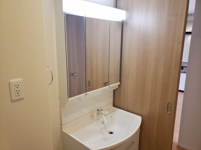 【洗面所】 | グランディール山手 B | 参考：独立洗面台付☆神戸市垂水区　グランディール山手　賃貸☆