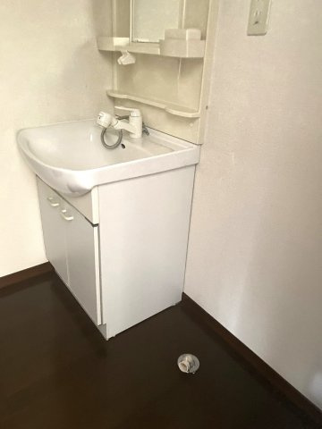 遠野市早瀬町２丁目のアパートの洗面所|使いやすい洗面所です