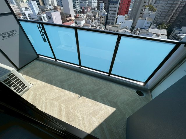 Louis Residence弁天町のバルコニー