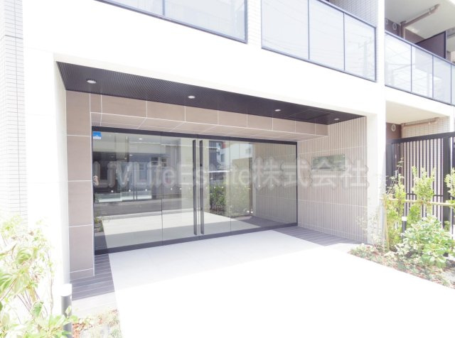 ディアレイシャス西武柳沢のエントランス