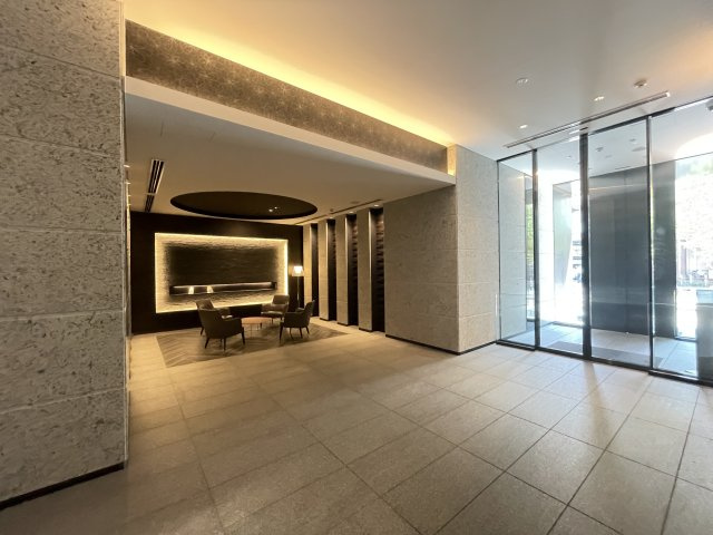 クレヴィア日暮里 THE PLACE のロビー