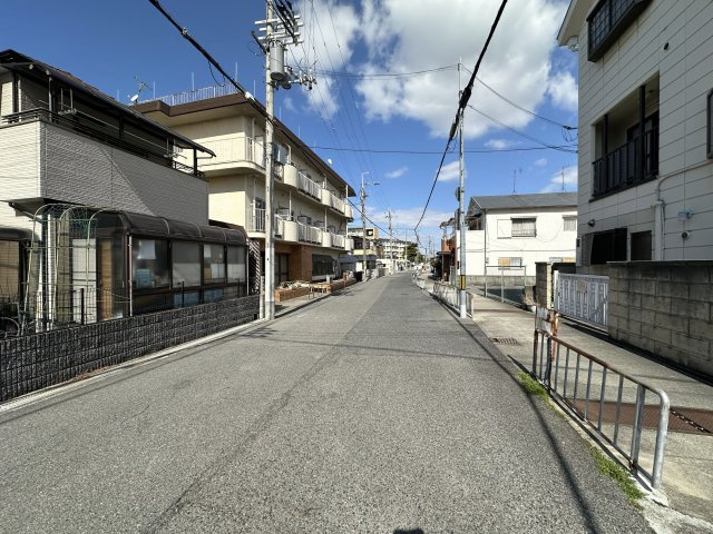 【前面道路含む現地写真】 | 泉大津市千原町2丁目戸建 | 北西側前面道路