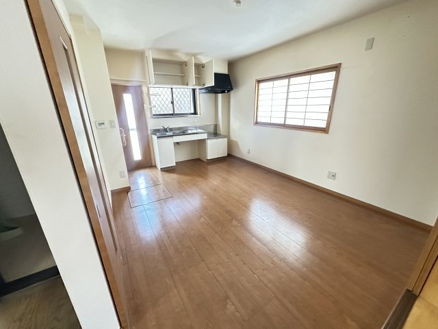 【洋室】 | 泉大津市千原町2丁目戸建 | 1階洋室(DK)8.5帖