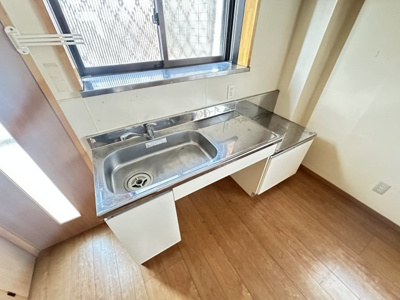 【キッチン】 | 泉大津市千原町2丁目戸建 | 1階キッチン