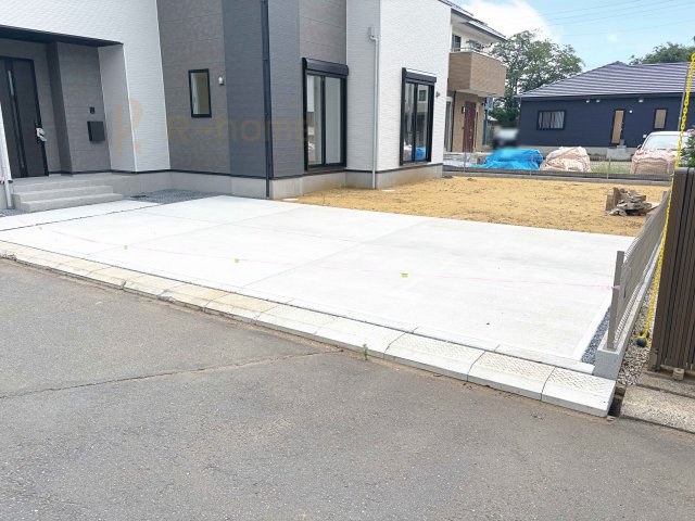 つくば市南中妻4期　新築戸建て　2号棟の駐車場|カースペースは2台お停めいただけます♪