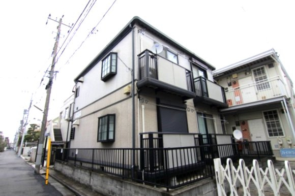 ソフィーフラットの外観|南向きで陽当たりの良いお部屋です♪