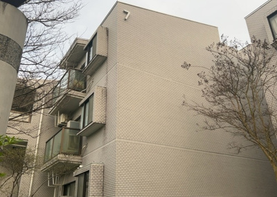 【構造・工法・仕様】 | エステヴィラ７号棟 | ＲＣ造、Reinforced Concreteは直訳すると補強されたコンクリートです。主に柱や梁・床・壁が鉄筋とコンクリートで構成おり、鉄筋を組んだ型枠にコンクリートを流し込んで固めたものを指します。