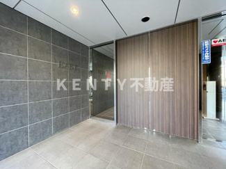 【エントランス】 | 落ち着いたエントランスです