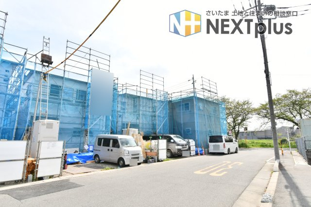 蓮田市西新宿　全4棟　2号棟の前面道路含む現地写真
