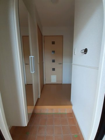 フォレストグランドＡ棟の玄関