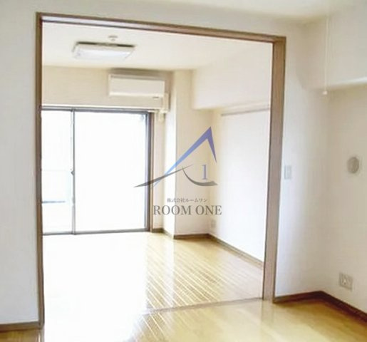 市両マンションの居間・リビング|洋室のお部屋です。