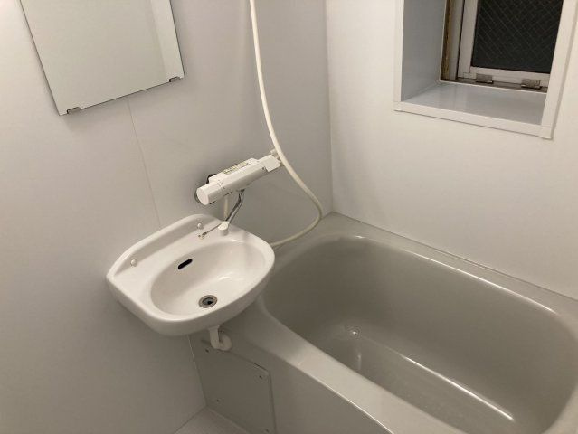 グリーンサイドの浴室