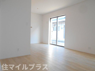 【居間・リビング】 | 郡山市並木5丁目新築一戸建て6棟 | ゆったりとした居間です