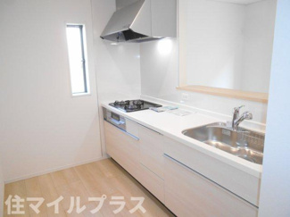 【キッチン】 | 郡山市並木5丁目新築一戸建て6棟 | コンパクトなキッチンで掃除もラクラク