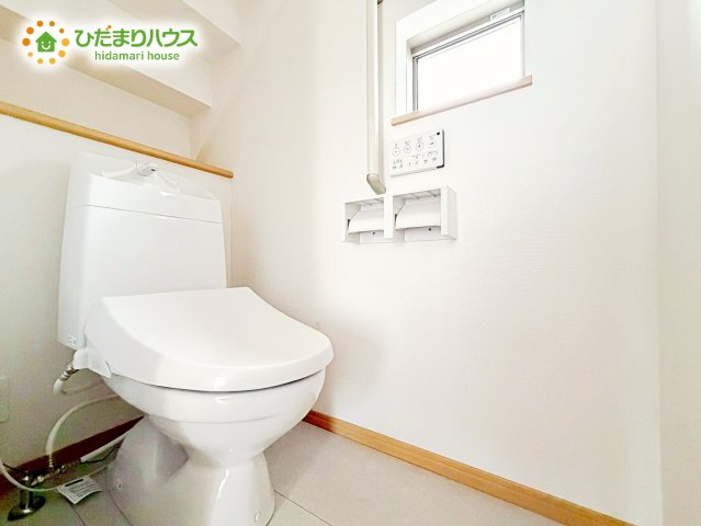 【トイレ】 | ひたちなか市相金町13番　新築戸建 | 1・2階にトイレあるため、同時に利用でき混雑を避けられますね