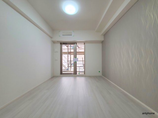 スプランディッド十三本町 仲介手数料無料の居間・リビング