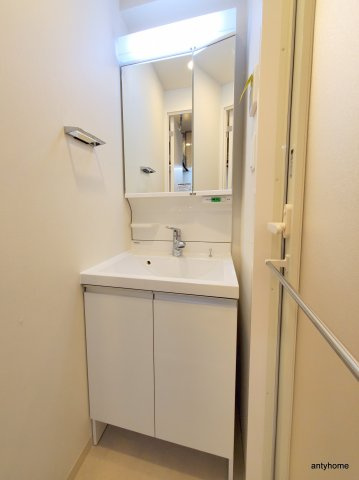 スプランディッド十三本町 仲介手数料無料の洗面所