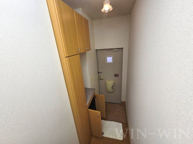 ユトリロ忠興 Bの玄関