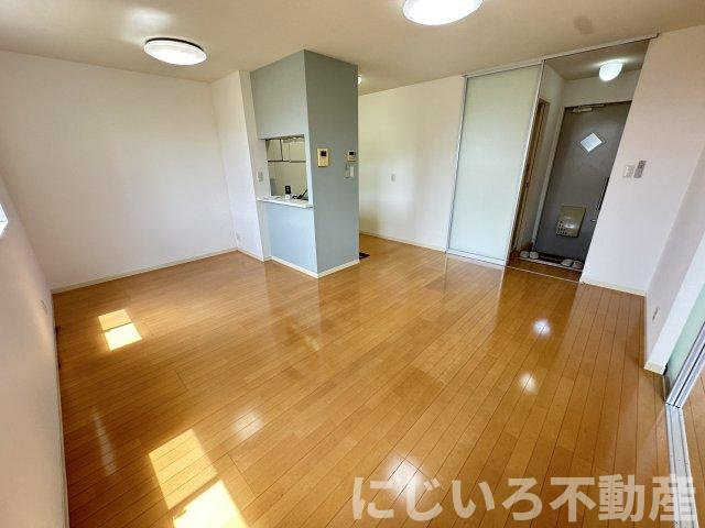 シャーメゾンさくらBの居間・リビング