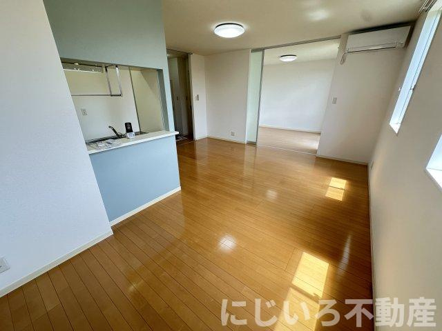 シャーメゾンさくらBの居間・リビング