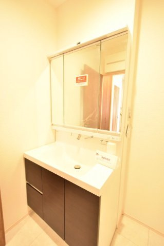 行田市深水町　分譲住宅　全４棟の洗面所|LIXILの洗面化粧台は大きく使いやすいです♪