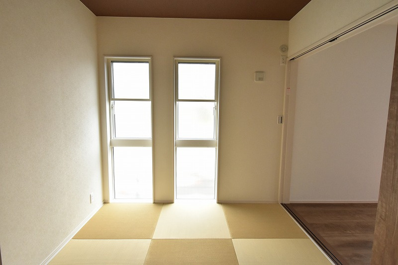 行田市深水町　分譲住宅　全４棟の和室|リビングの隣の和室4.5帖