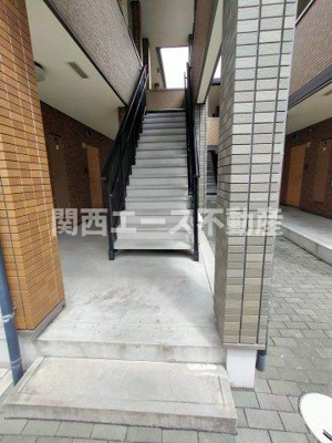 【エントランス】 | アルベージュ八戸ノ里Ⅱ番館