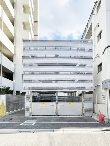 SPコート神戸の駐車場