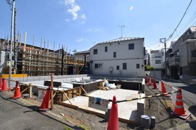【外観】 | 本町６丁目～「東高円寺」駅８分・北西角地につき陽当たり・通風良好～