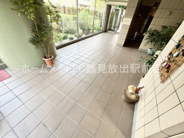 東大阪市高井田の賃貸マンションのロビー