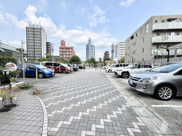 東大阪市高井田の賃貸マンションの駐車場