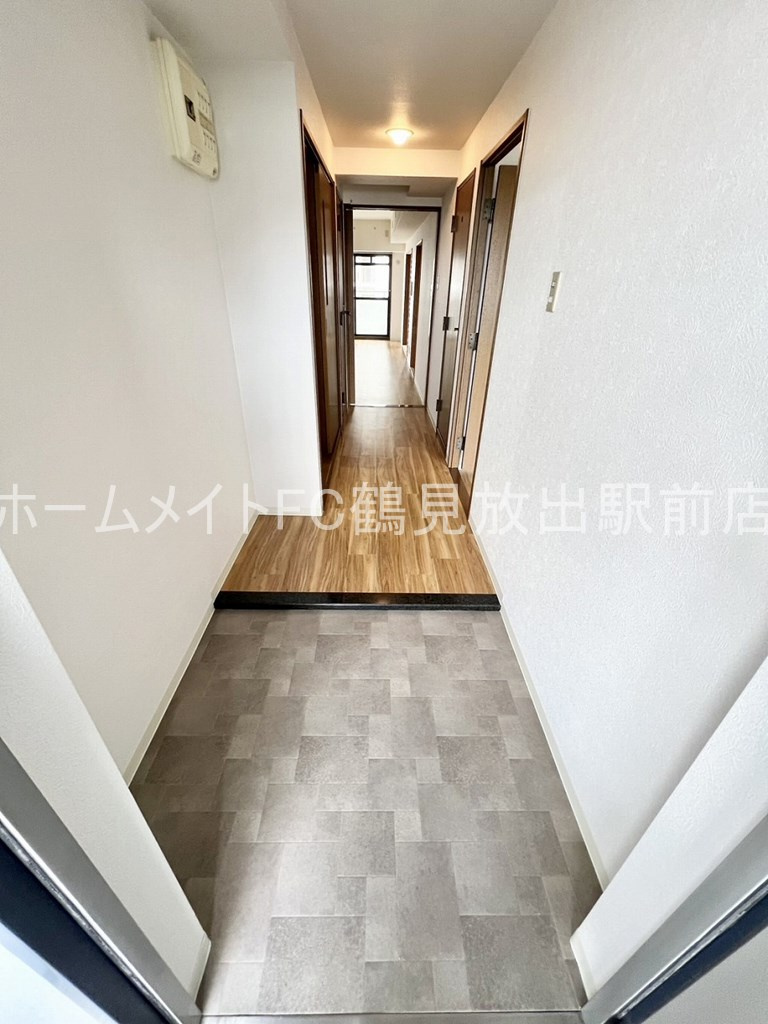 東大阪市高井田の賃貸マンションの玄関