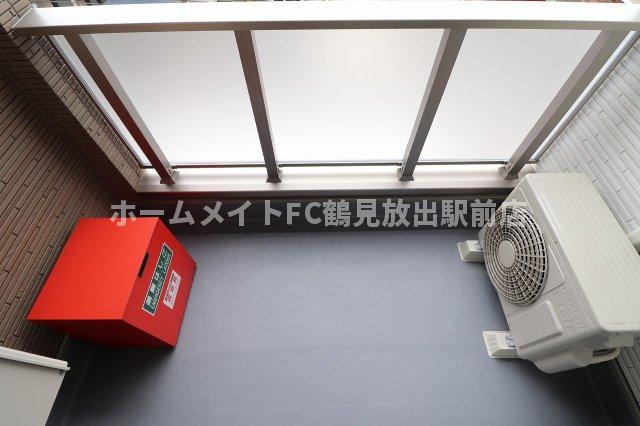 大阪市城東区諏訪４丁目のハイツのバルコニー