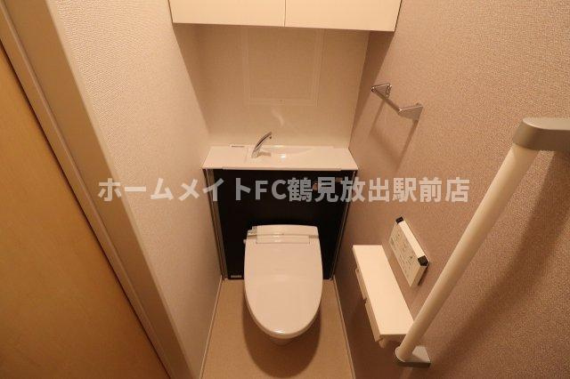 大阪市城東区諏訪４丁目のハイツのトイレ