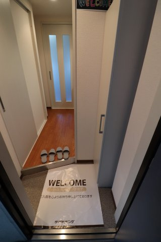 大阪市鶴見区今津北４丁目の賃貸マンションの玄関