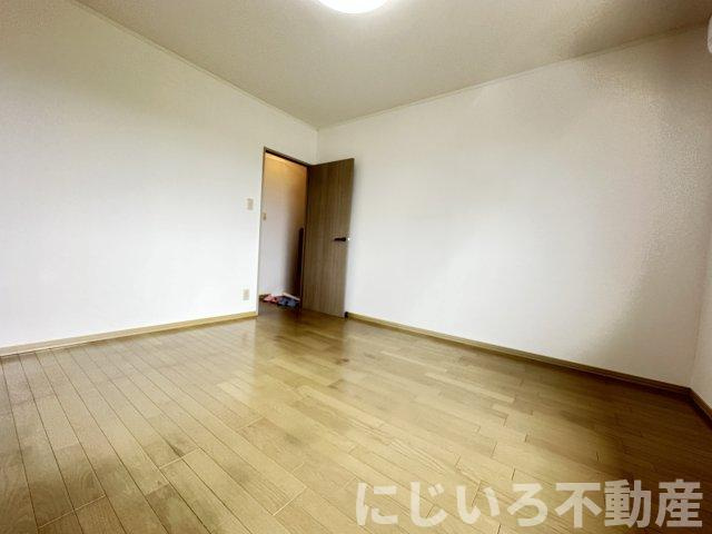 エスパシオ那賀川Bの居間・リビング