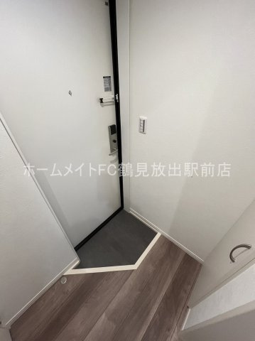 東大阪市西堤１丁目のアパートの玄関