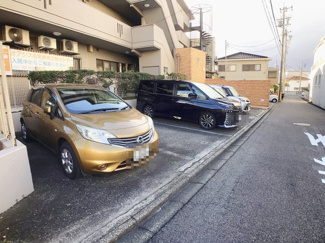 【駐車場】