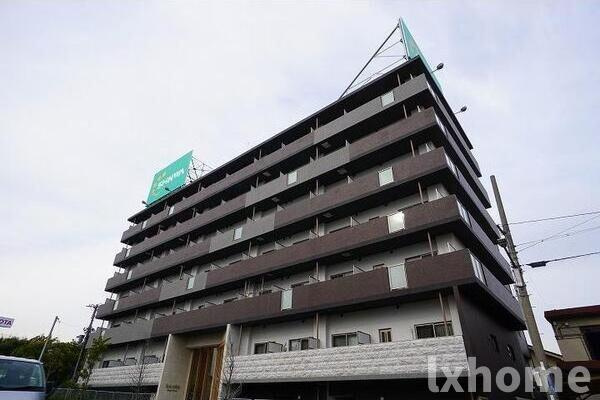 LaDouceur南茨木のエントランス|ゆとりのあるエントランスです