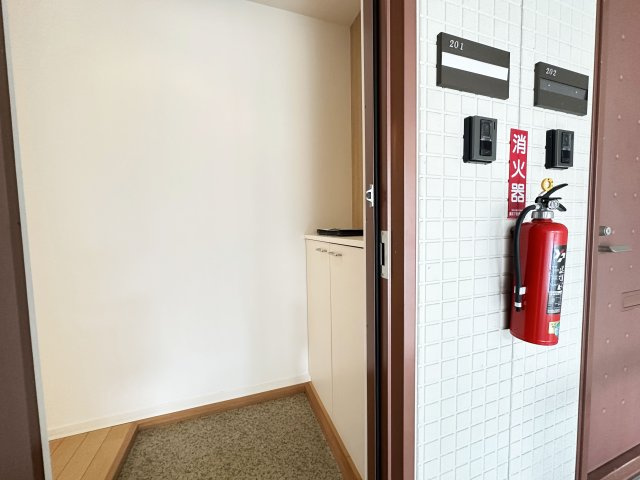 ポラリス Gの玄関