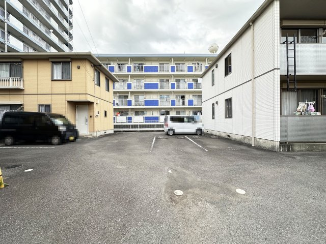 ポラリス Gの駐車場