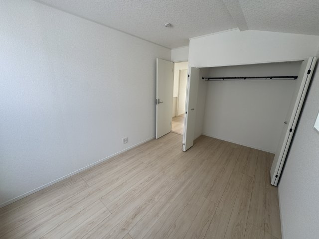 うるま市与那城屋慶名　第6（全4棟）1号棟の洋室|1号棟　洋室5.5帖＋CL付き♪（2階4部屋）