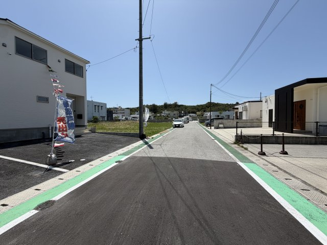 うるま市与那城屋慶名　第6（全4棟）1号棟の前面道路含む現地写真|※北西側公道5.9m♪