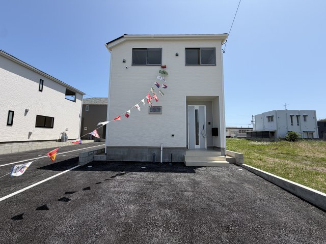 うるま市与那城屋慶名　第6（全4棟）1号棟の外観|1号棟　並列駐車2台完備♪EV車充電設備付き♪